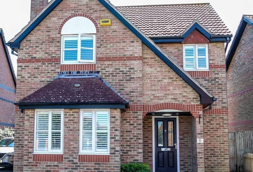 Seascape 4 Bed Home In Bracklesham Bay