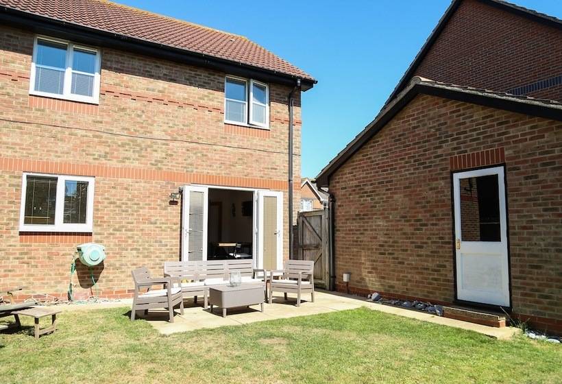 Seascape 4 Bed Home In Bracklesham Bay