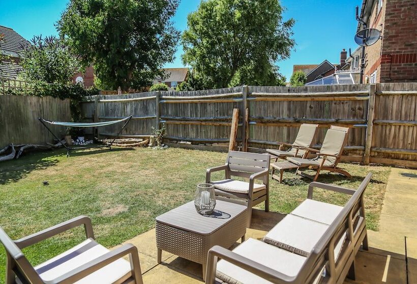 Seascape 4 Bed Home In Bracklesham Bay