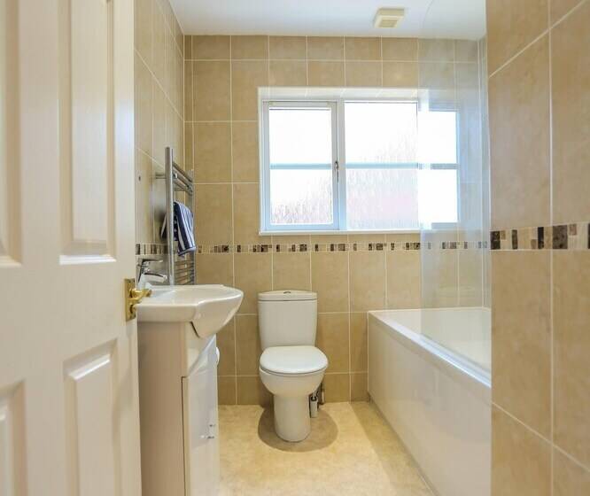 Seascape 4 Bed Home In Bracklesham Bay