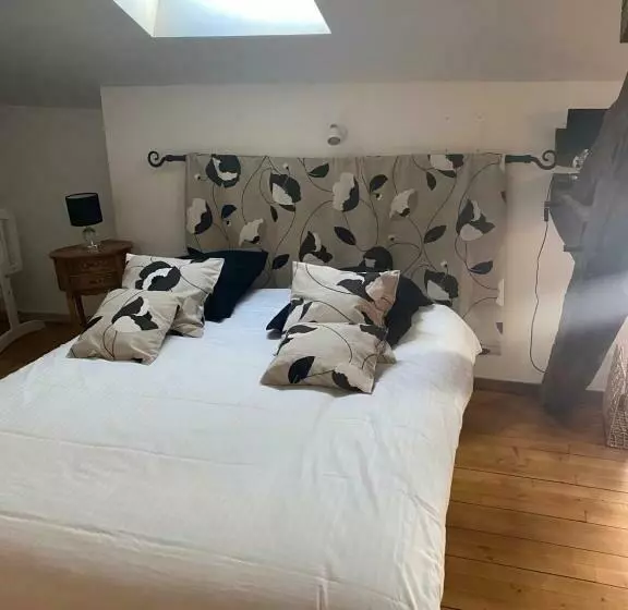 ベッドアンドブレックファースト Les Mirabelles