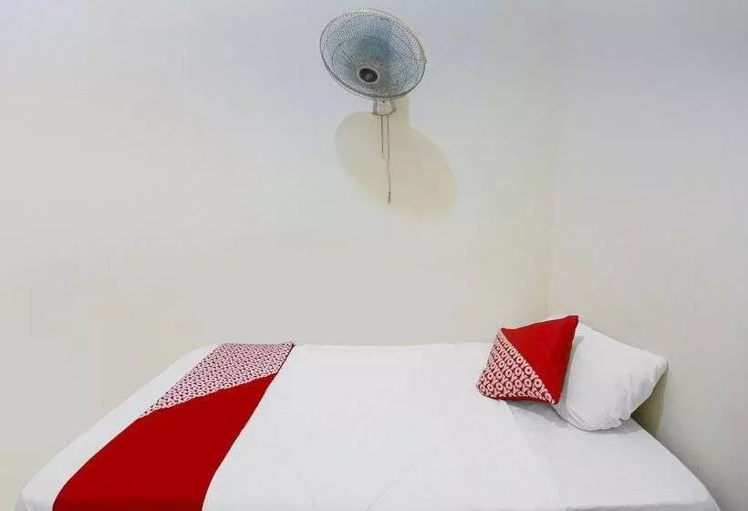 ホテル Spot On 91422 Ringin Pitu 2 Syariah