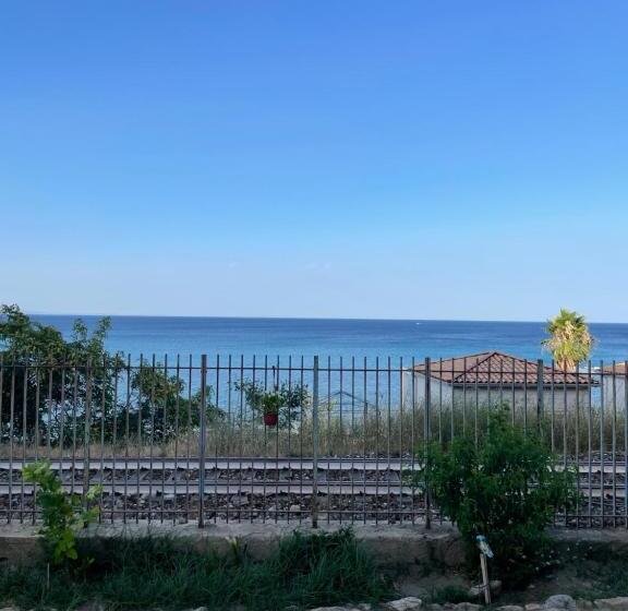 بنسيون Amoenus Bed & Breakfast