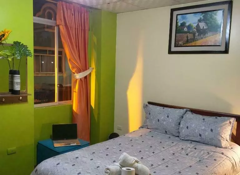 ペンション Hostal Downtown