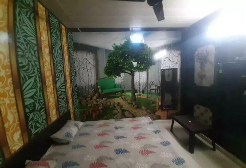 ホテル Oyo 90776 Radhika Guest House