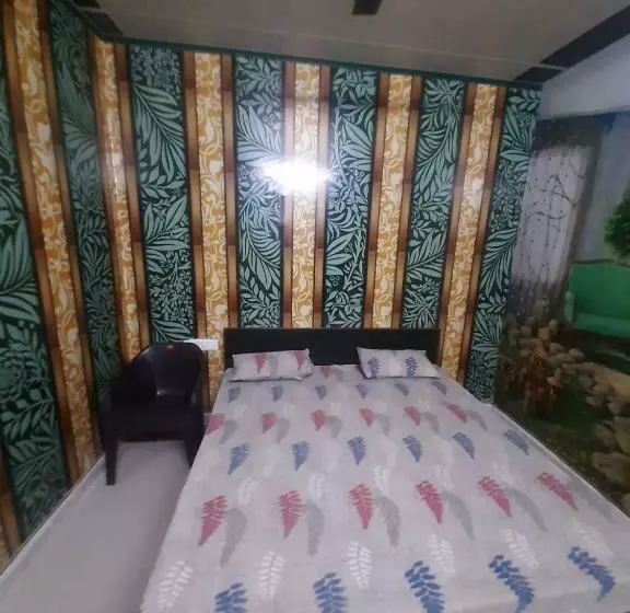 ホテル Oyo 90776 Radhika Guest House