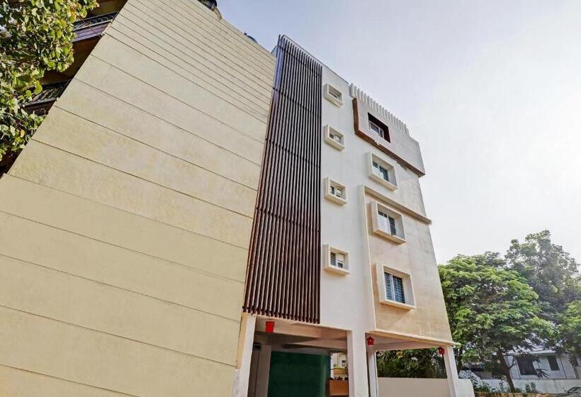 בית מלון כפרי Oyo 91325 Nr Royal