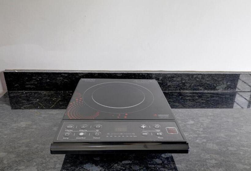 בית מלון כפרי Oyo 91325 Nr Royal