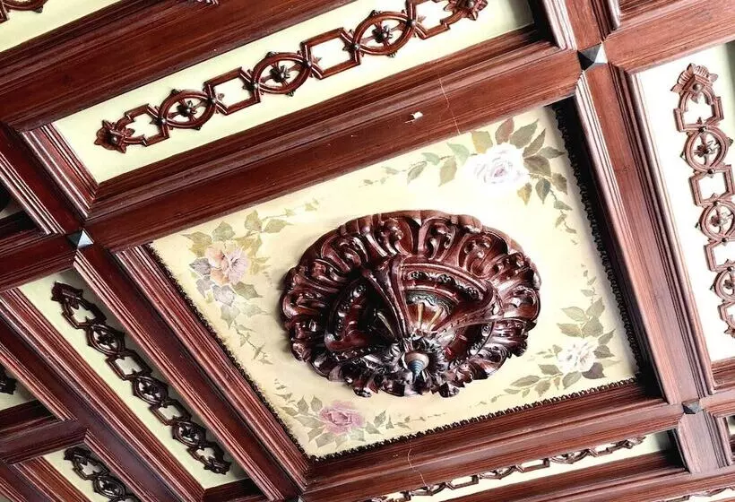 Majatalo Monsenhor52