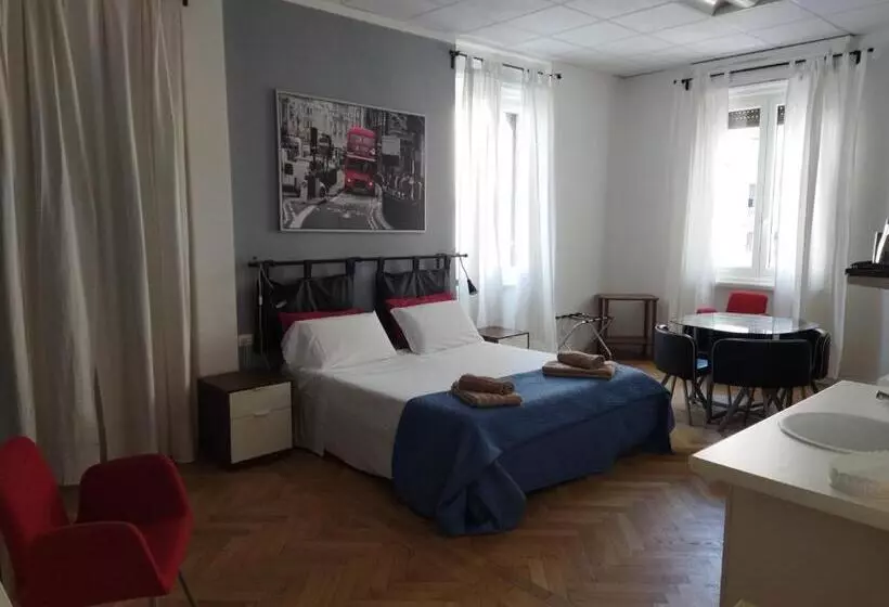 پانسیون Piazza Goldoni Rooms