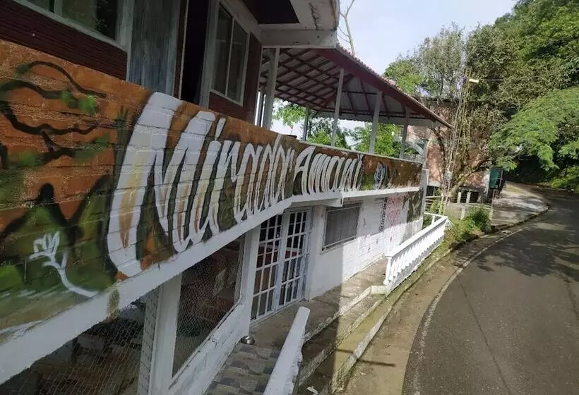 ユースホステル Mirador Amani