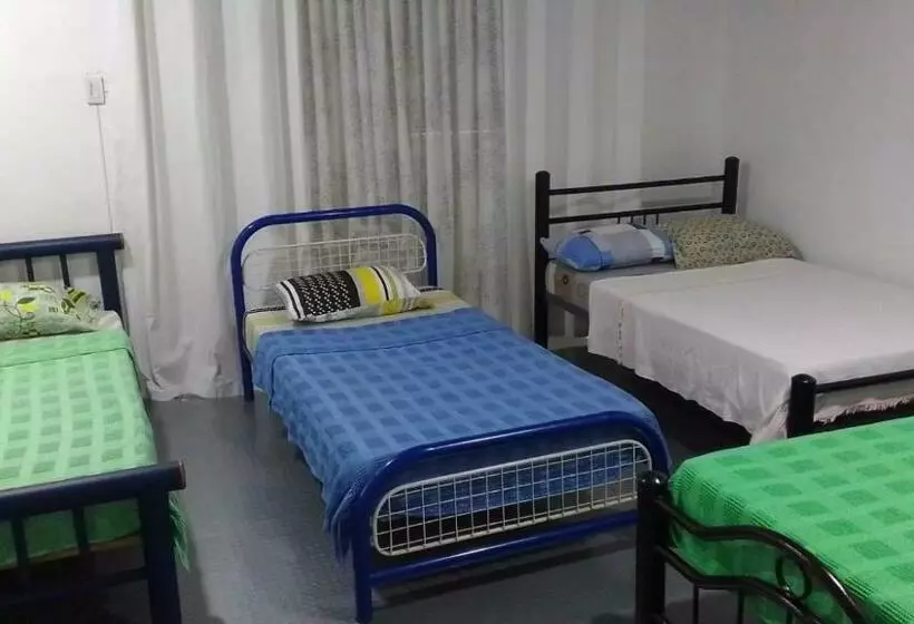 ベッドアンドブレックファースト Helena Hostel