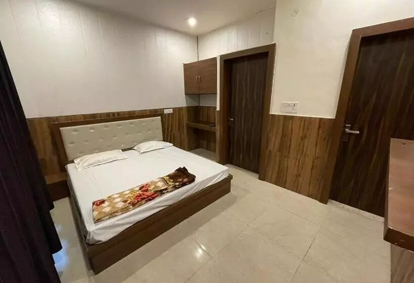 ホテル Oyo 90063 Bishnoi