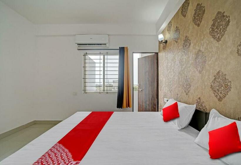 Hotel Oyo 91026 Pearl Inn