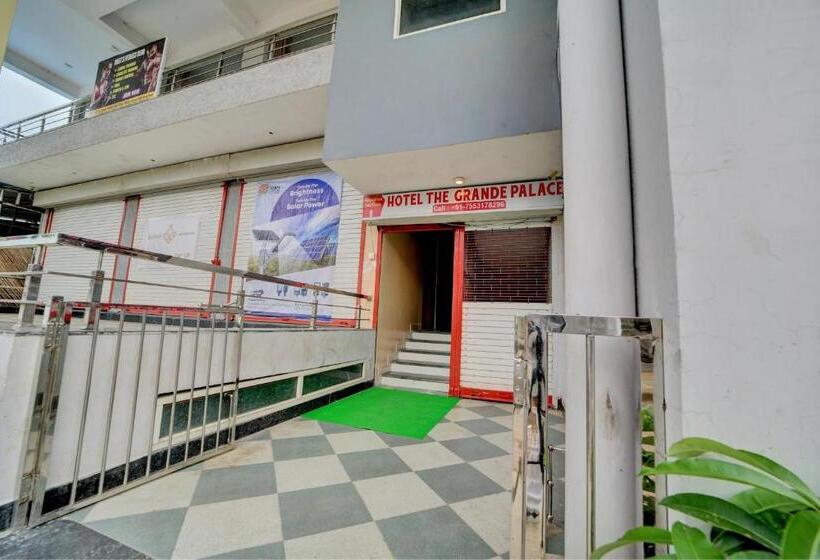 Hotel Oyo 91026 Pearl Inn