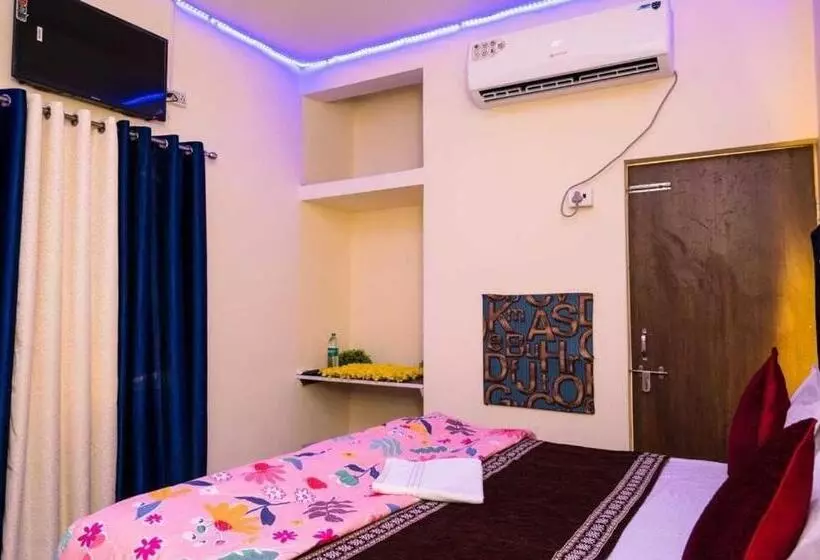 O Pop Hotel Blue Star