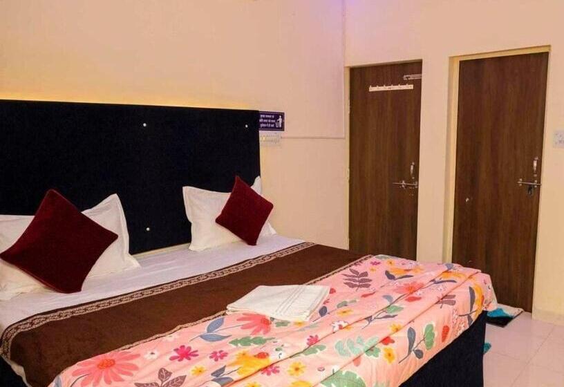 O Pop Hotel Blue Star