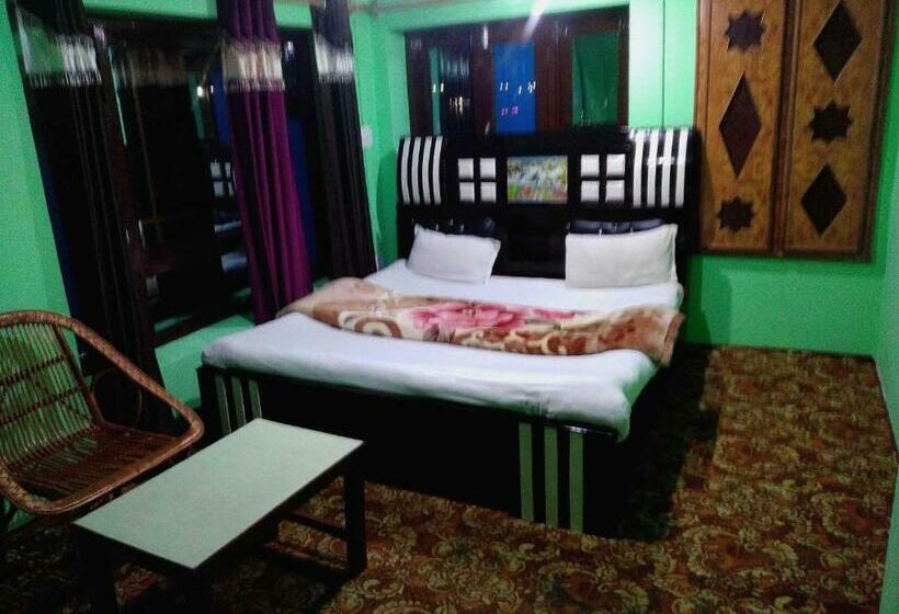 Hotel Foreshore Resort