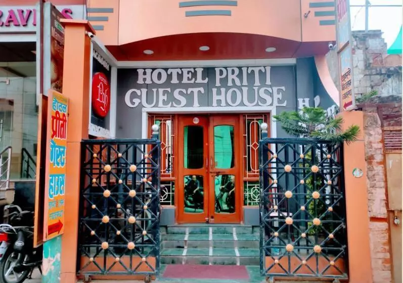 Hotelli Priti Guest House By Wb Inn