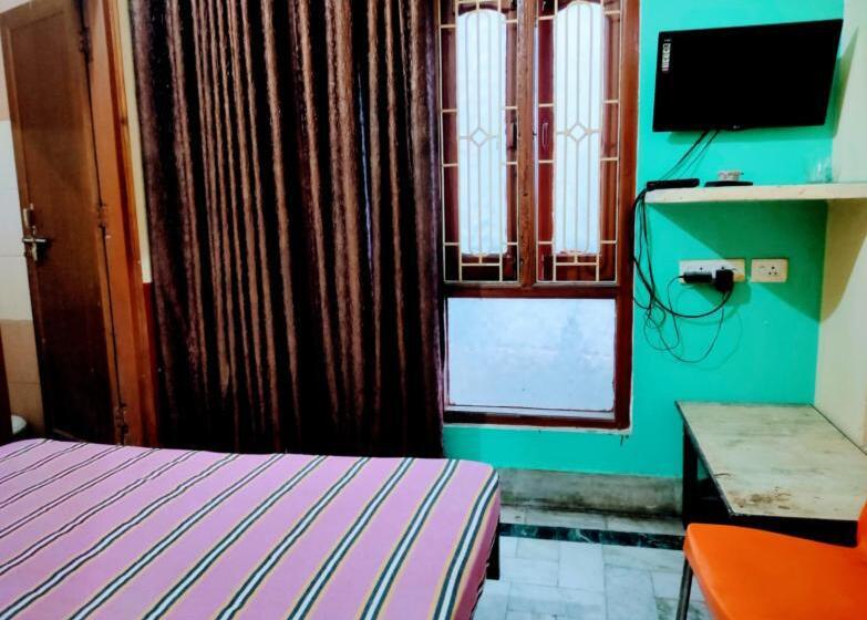Hotel Priti Guest House By Wb Inn
