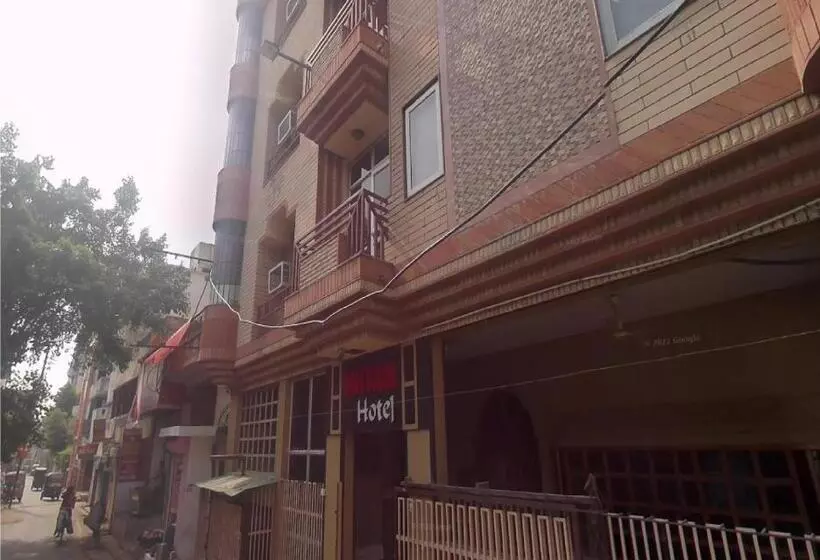 Hotelli Priti Guest House By Wb Inn