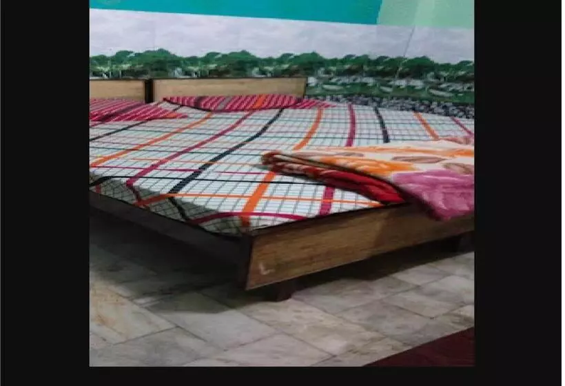 Hotelli Priti Guest House By Wb Inn