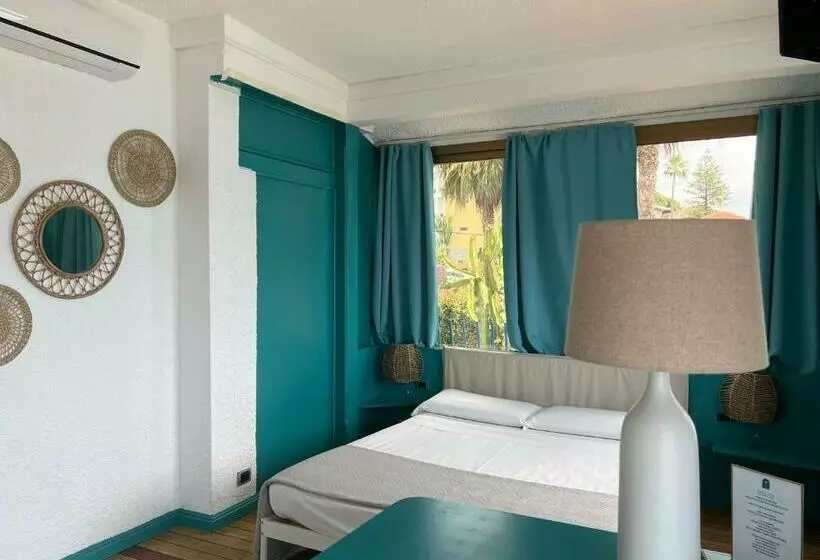 ペンション Villa Rita Sea Front View Sanremo   Parcheggio Gratuito In Struttura