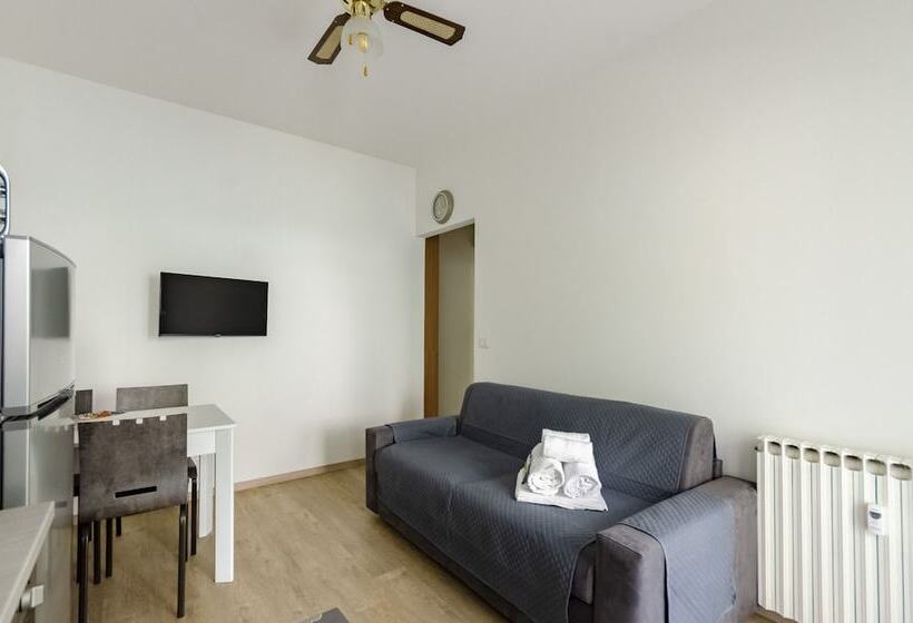 Joivy Banfi Apartment