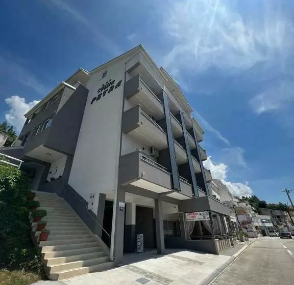 پانسیون Villa Petra