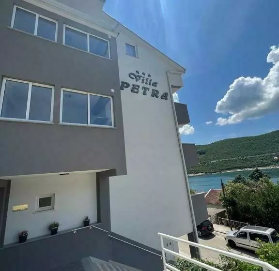 پانسیون Villa Petra