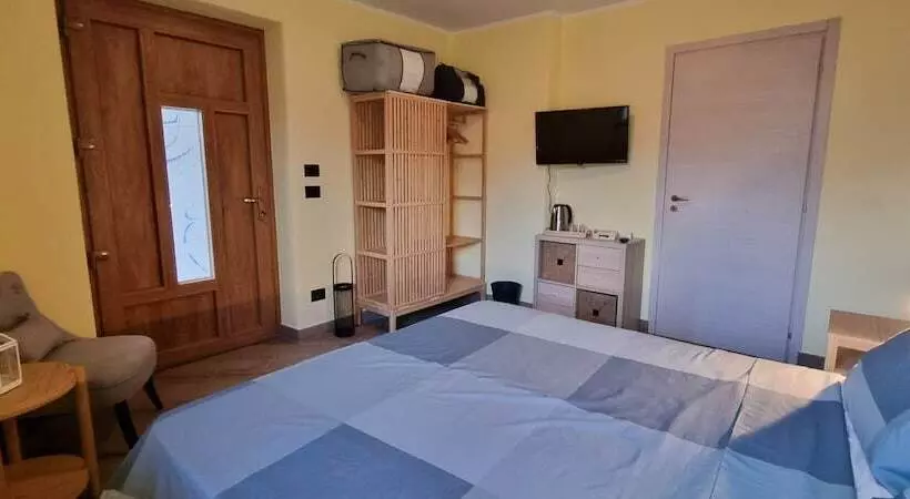 Aamiaismajoitus (B&B) Lo Noyer Et Les Roses