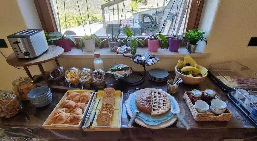 Aamiaismajoitus (B&B) Lo Noyer Et Les Roses