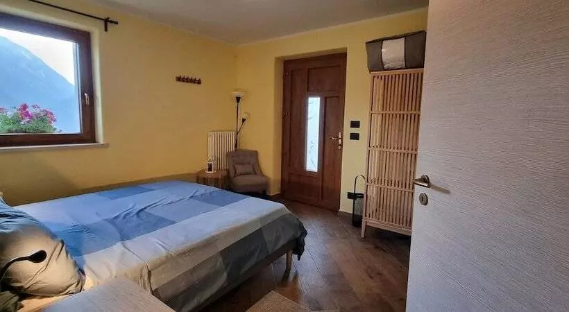 Aamiaismajoitus (B&B) Lo Noyer Et Les Roses