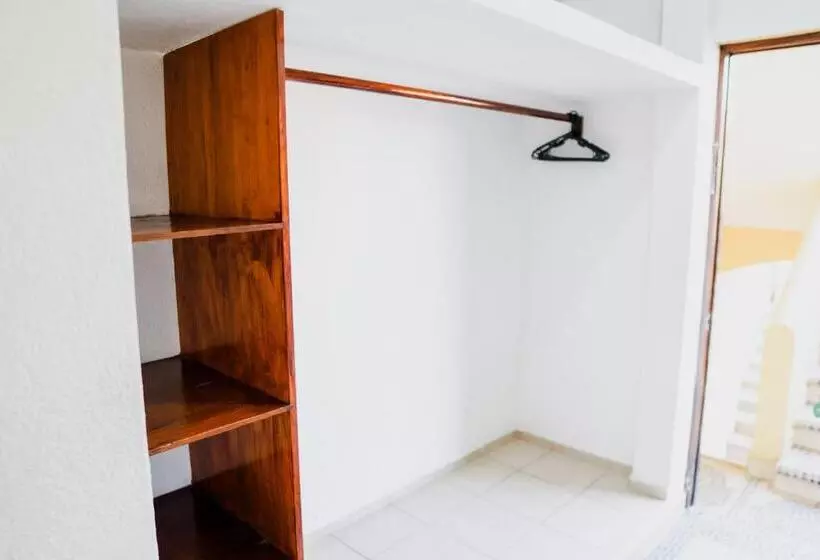ホテル Roble Zihuatanejo