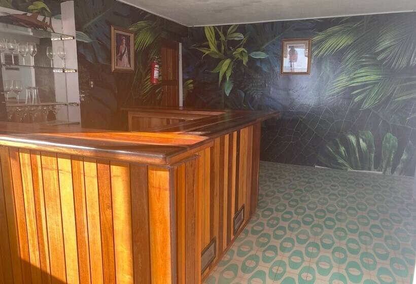 پانسیون Martin