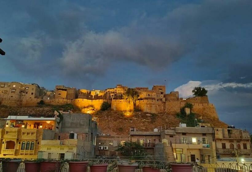 فندق Road Side Guest House