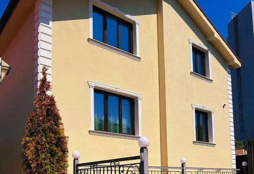 ペンション Boutique Central