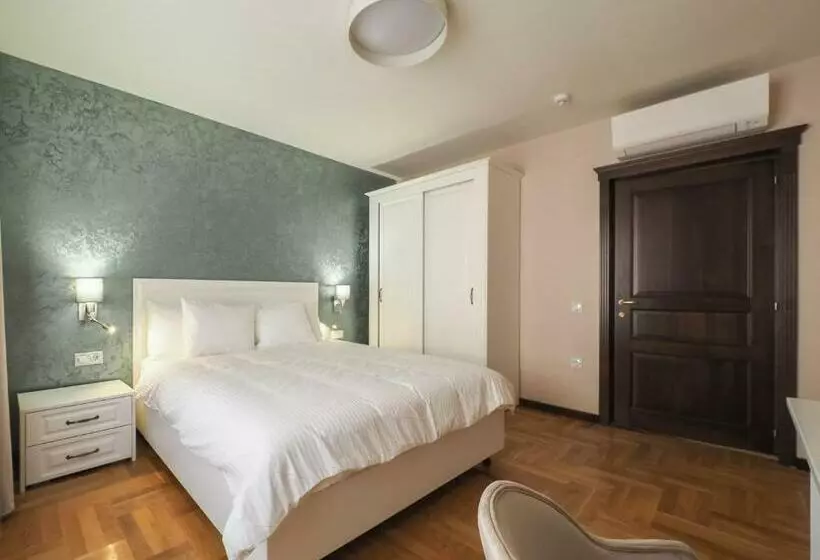 ペンション Boutique Central