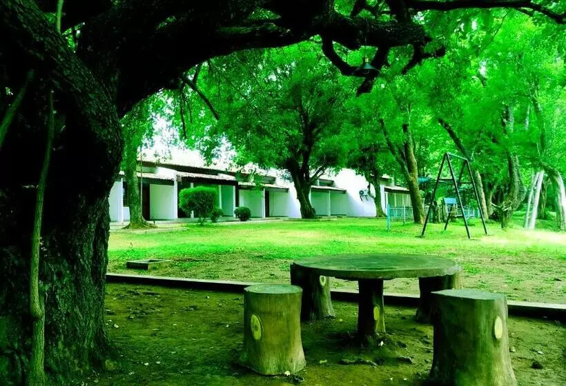 Lomakeskus New Rest House Inn