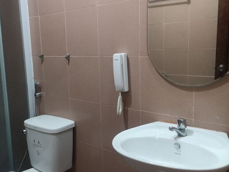 בית מלון כפרי Oyo 880 Flores De Musa Inn