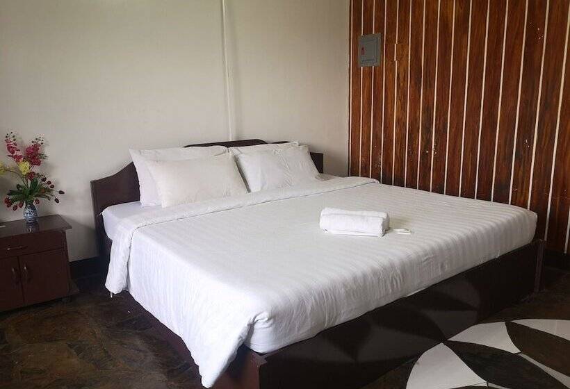 בית מלון כפרי Oyo 880 Flores De Musa Inn