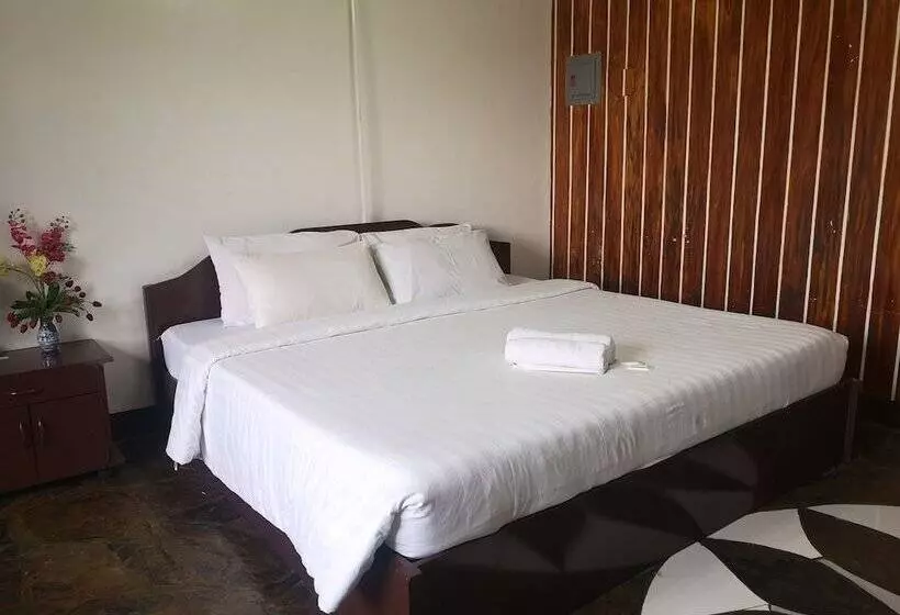 ホテル Oyo 880 Flores De Musa Inn