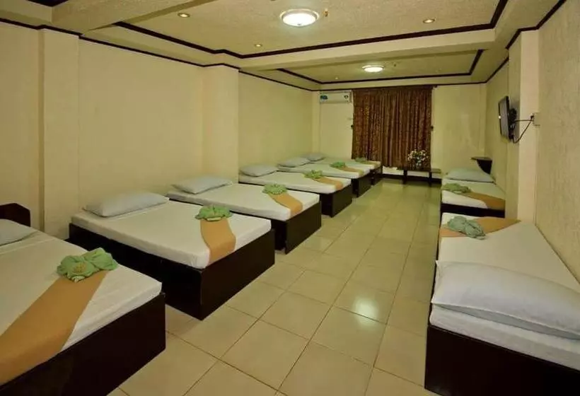 ホテル Oyo 880 Flores De Musa Inn