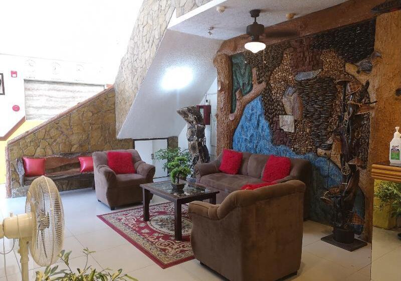 בית מלון כפרי Oyo 880 Flores De Musa Inn