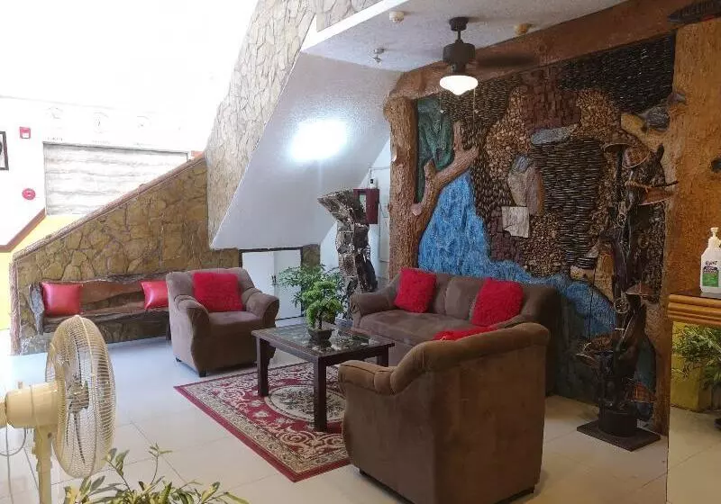 ホテル Oyo 880 Flores De Musa Inn