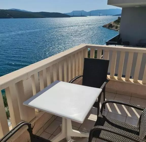 تختخواب و صبحانه Villa Ancora