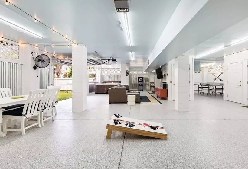 Captain Champs Castaway