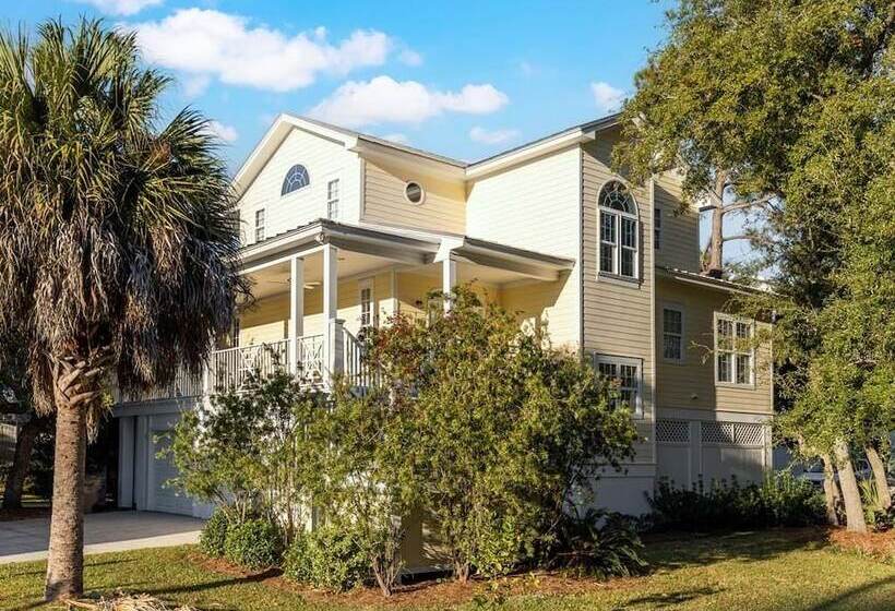 Captain Champs Castaway