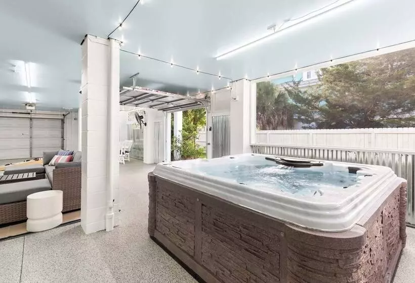 Captain Champs Castaway