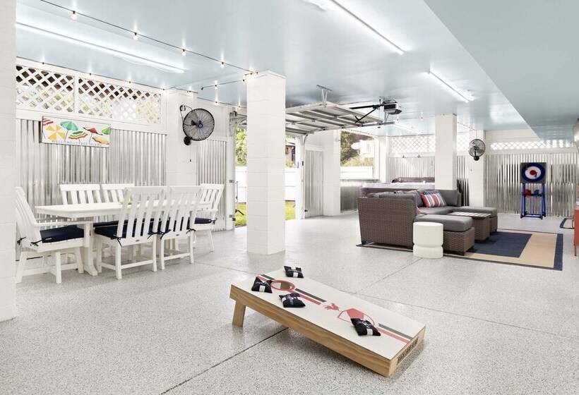 Captain Champs Castaway